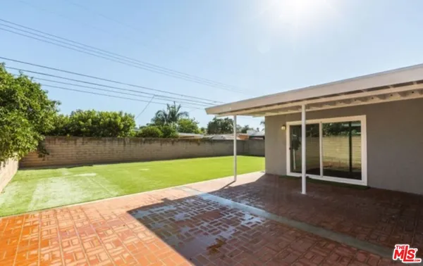 $3,925 | 526 West Ash Avenue, Fullerton, CA 92832