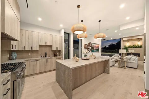 $3,960,000 | 701 Vernon Avenue, Venice, CA 90291
