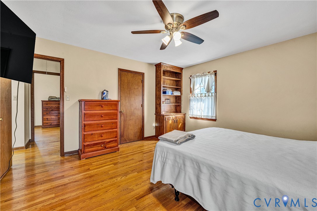 258 Willow Oak Road Appomattox, VA 24522 - Photo 18 of 50 Hardwood flooring, ceiling fan with integrated lig