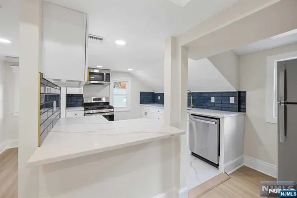 $2,975 | 101 Southern Parkway, Unit 2, Ridgewood, NJ 07450