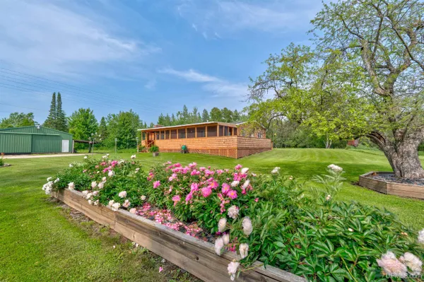 $375,000 | 984 N Dixon Road, Manistique, MI 49854