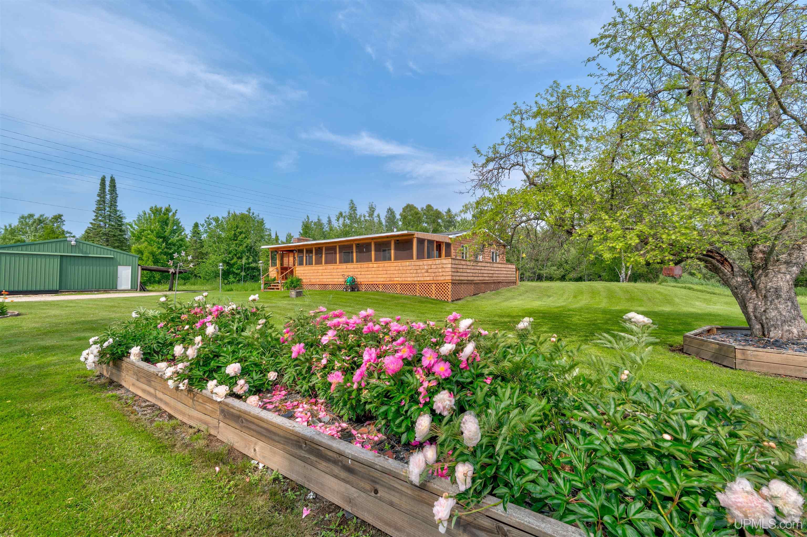 984 N Dixon Road Manistique, MI 49854 - Photo 1 of 52