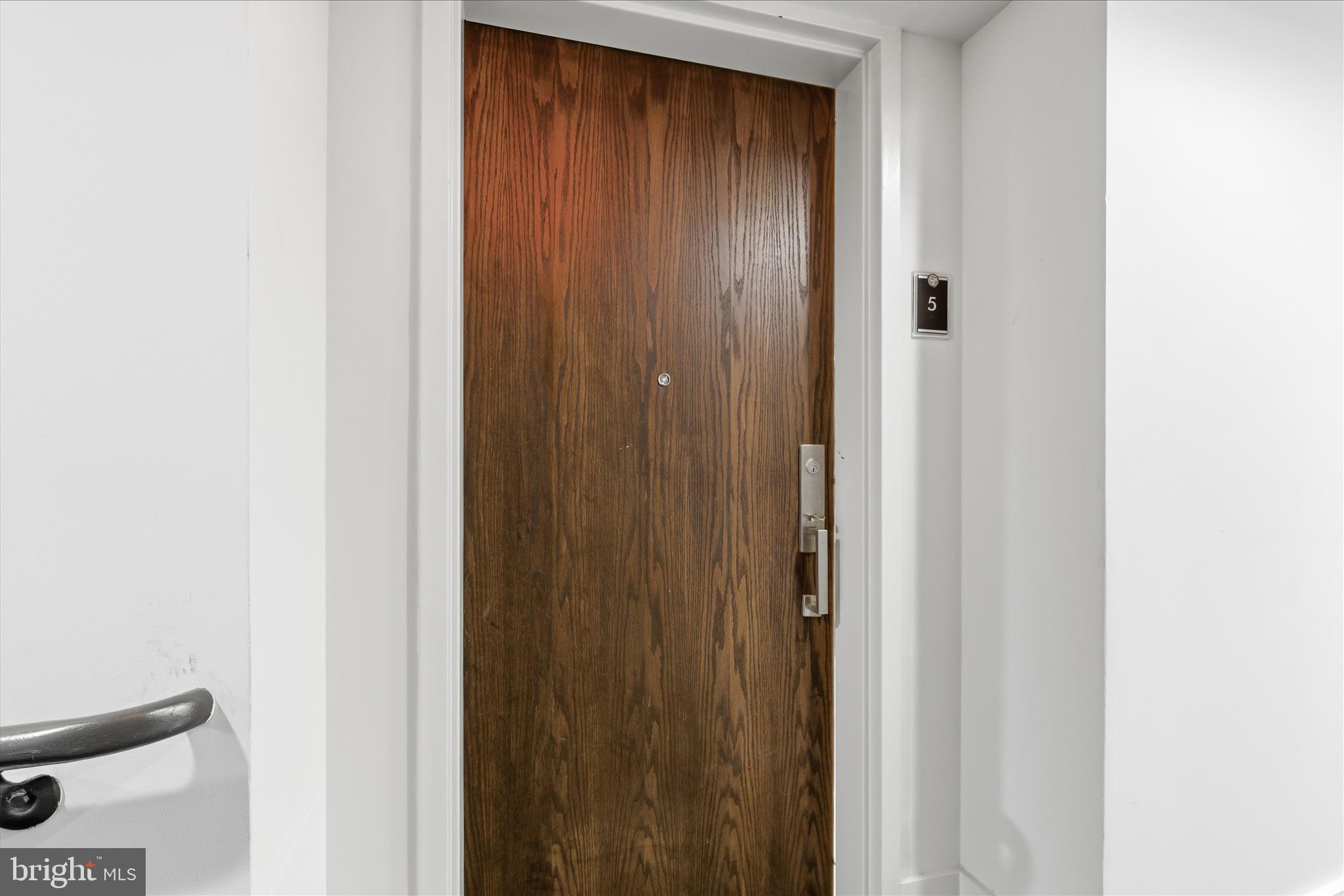 2818 Connecticut Avenue Northwest, Unit 5 Washington, DC 20008 - Photo 3 of 26 a door with a window