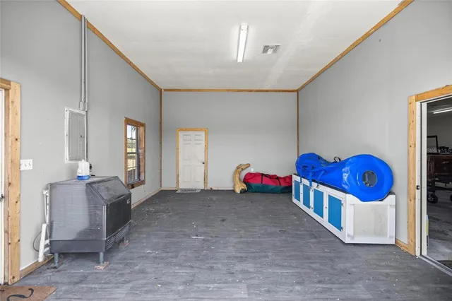 a view of a livingroom with furniture