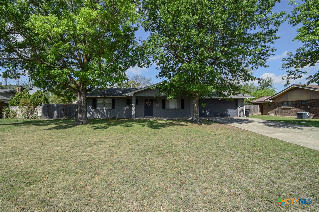205 Tanglewood Road Temple, TX 76502 - Photo 2 of 39
