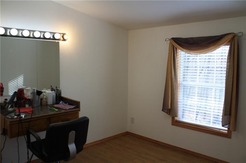 120 Kelly Road Butler, PA 16001 - Photo 11 of 18