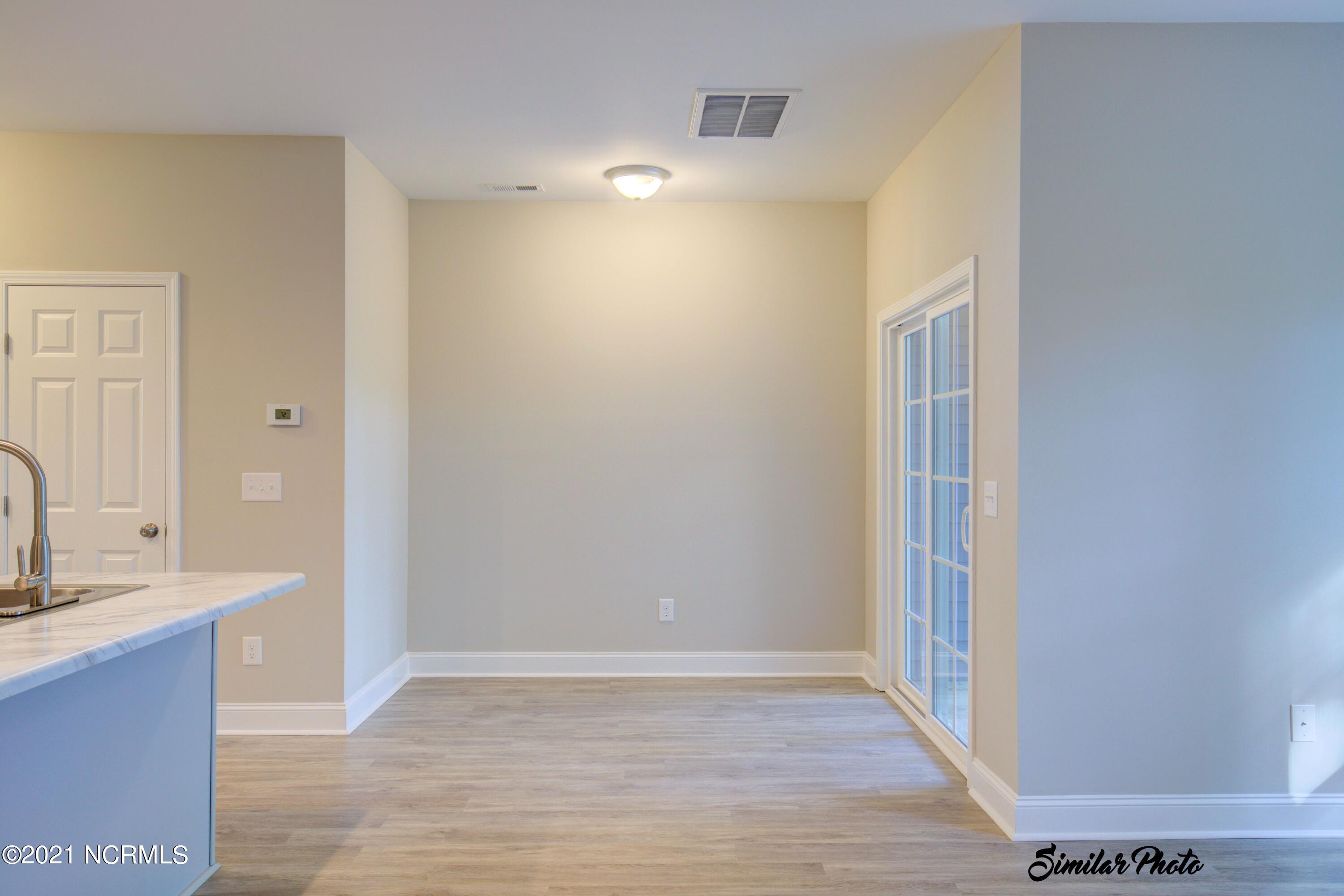 327 South Stingray Lane Holly Ridge, NC 28445 - Photo 10 of 31 10 - Dining (interior)