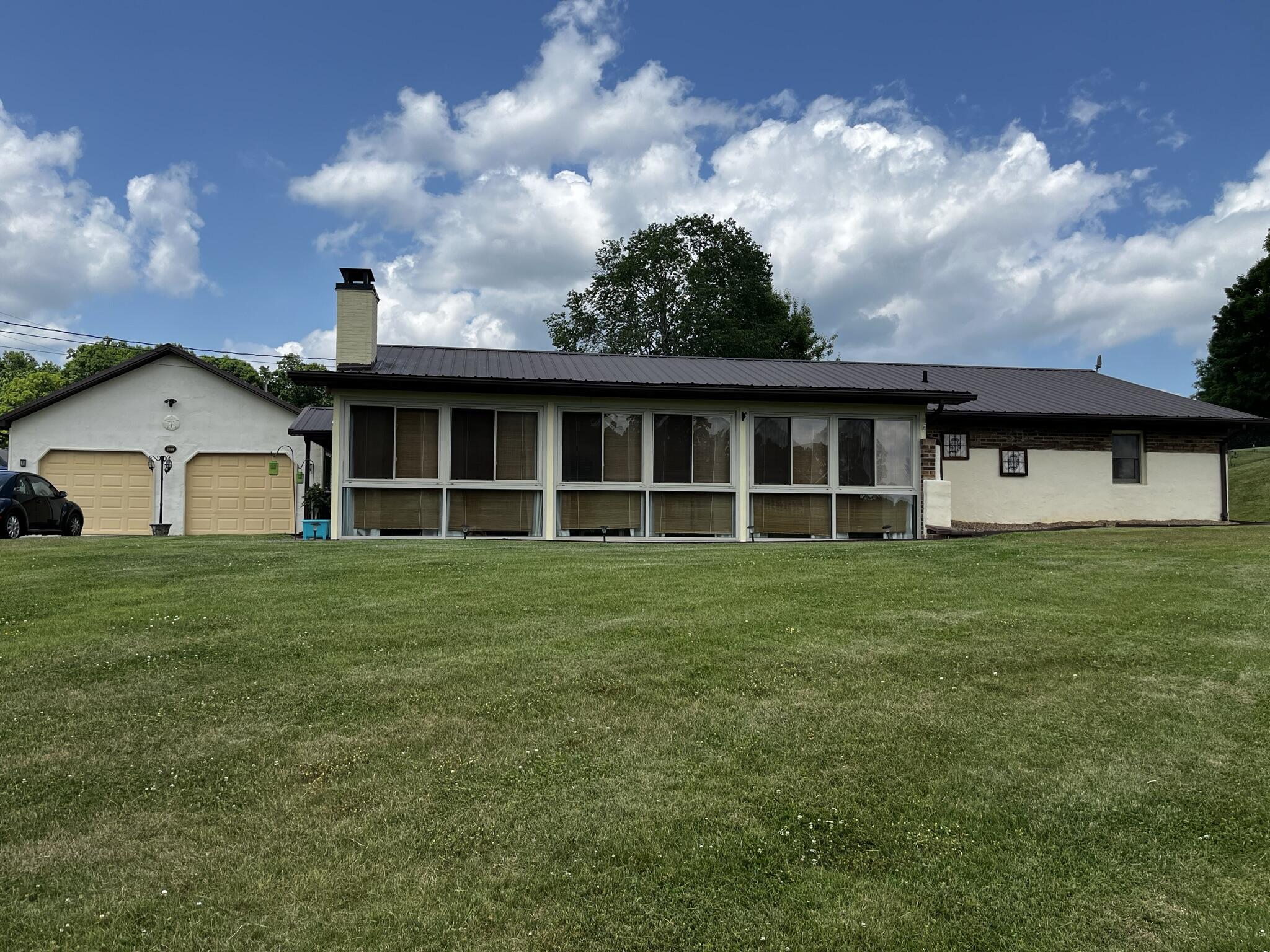 625 Edgefield Road Piney Flats, TN 37686 - Photo 1 of 48 IMG_2285