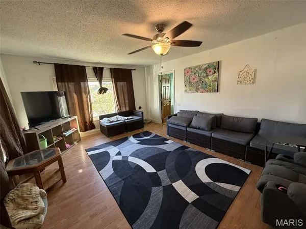 $115,000 | 1527 West Randolph Street, Vandalia, IL 62471