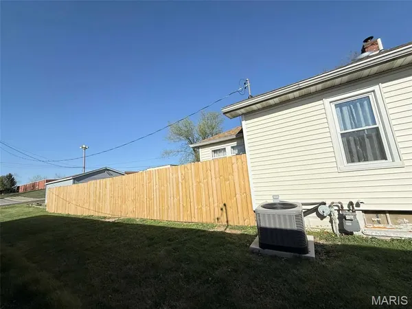 $115,000 | 1527 West Randolph Street, Vandalia, IL 62471