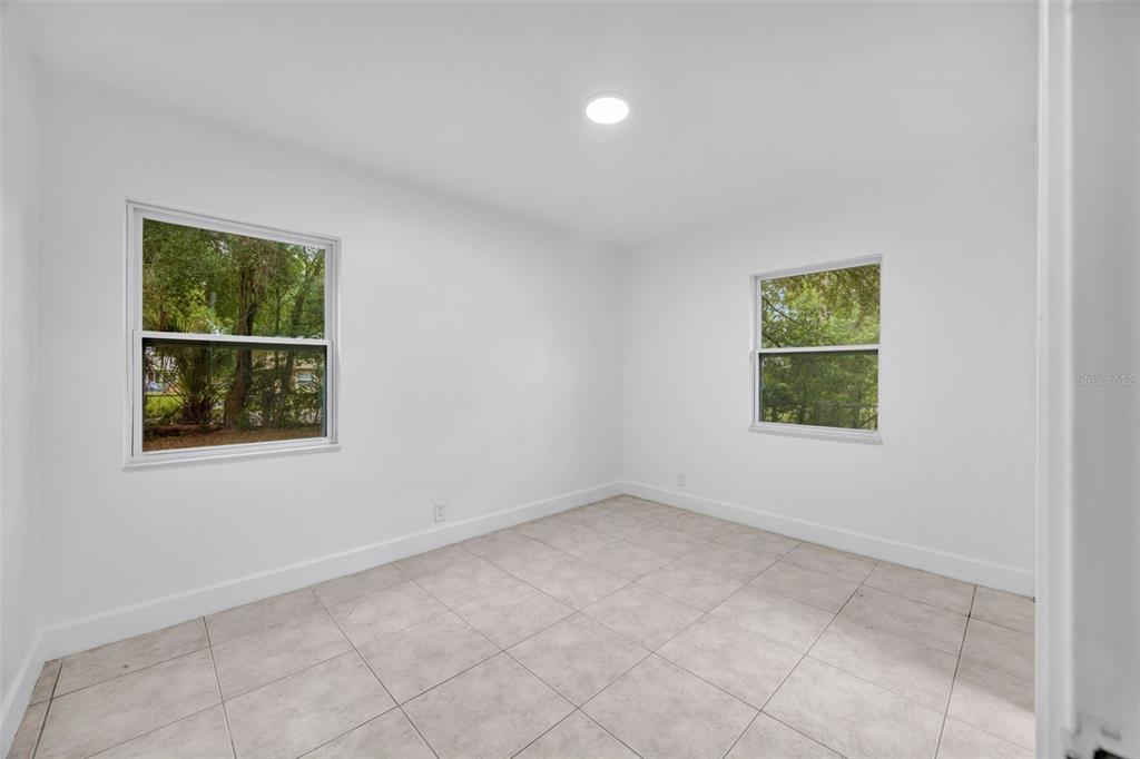 308 South Kingsway Road Seffner, FL 33584 - Photo 14 of 31