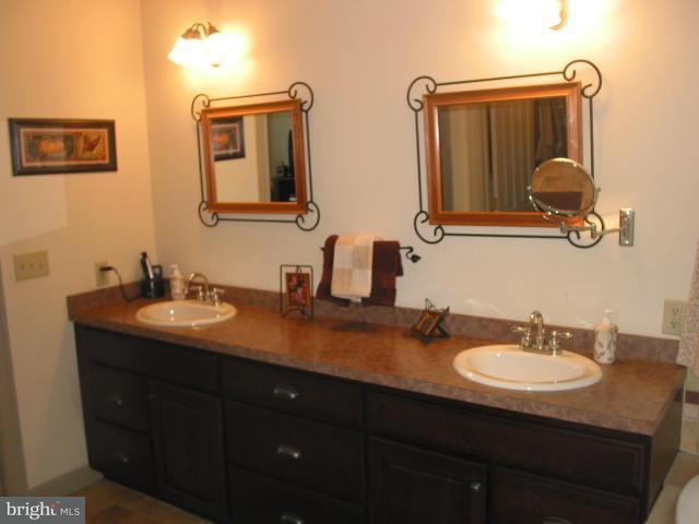 765 Rohen Ridge Drive Lititz, PA 17543 - Photo 15 of 36