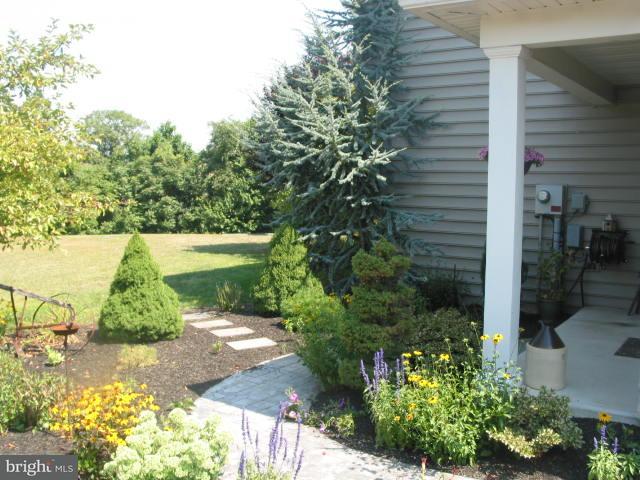 765 Rohen Ridge Drive Lititz, PA 17543 - Photo 23 of 36