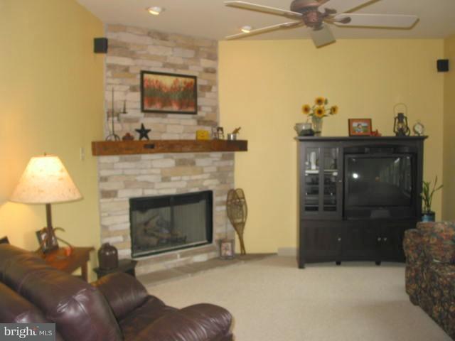 765 Rohen Ridge Drive Lititz, PA 17543 - Photo 25 of 36