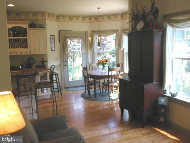 765 Rohen Ridge Drive Lititz, PA 17543 - Photo 5 of 36