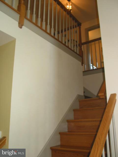 765 Rohen Ridge Drive Lititz, PA 17543 - Photo 9 of 36