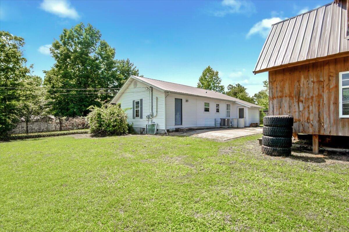 82 Hansen Road Pine Knot, KY 42635 - Photo 5 of 32 05-House in Pine Knot5