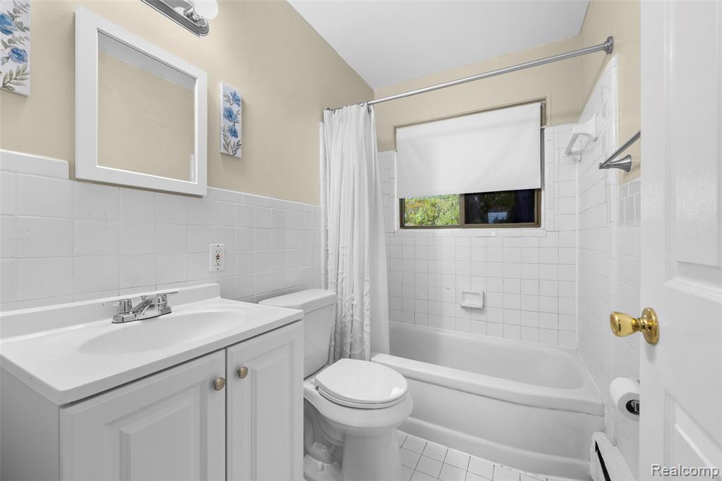 11420 Canal Road, Unit 202 Sterling Heights, MI 48314 - Photo 17 of 26 Gallery Image 17