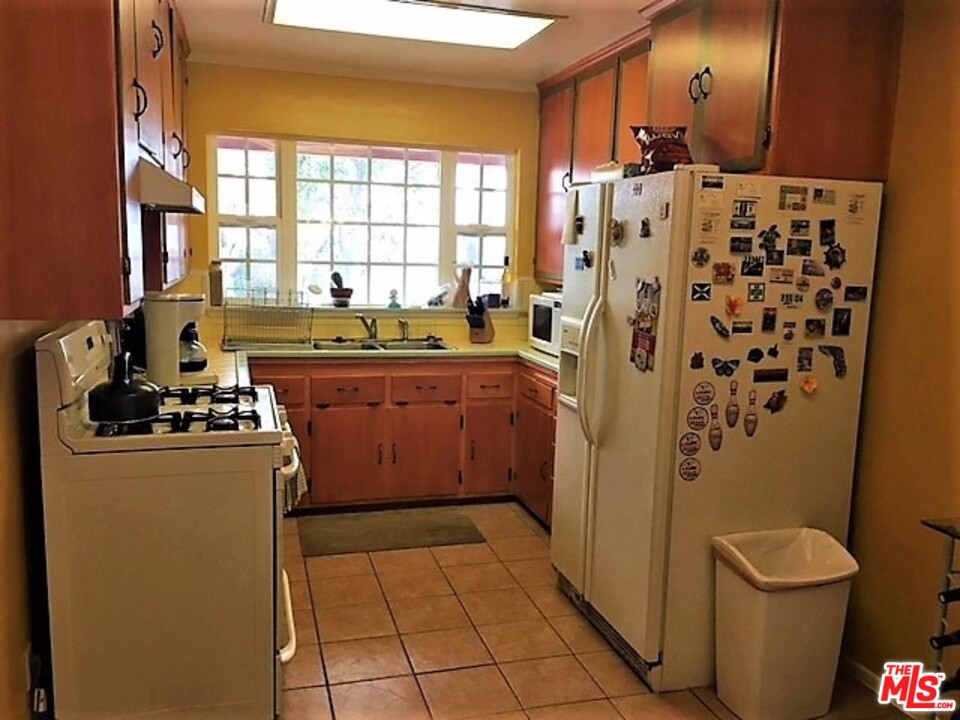 4623 Rising Hill Road Altadena, CA 91001 - Photo 8 of 24