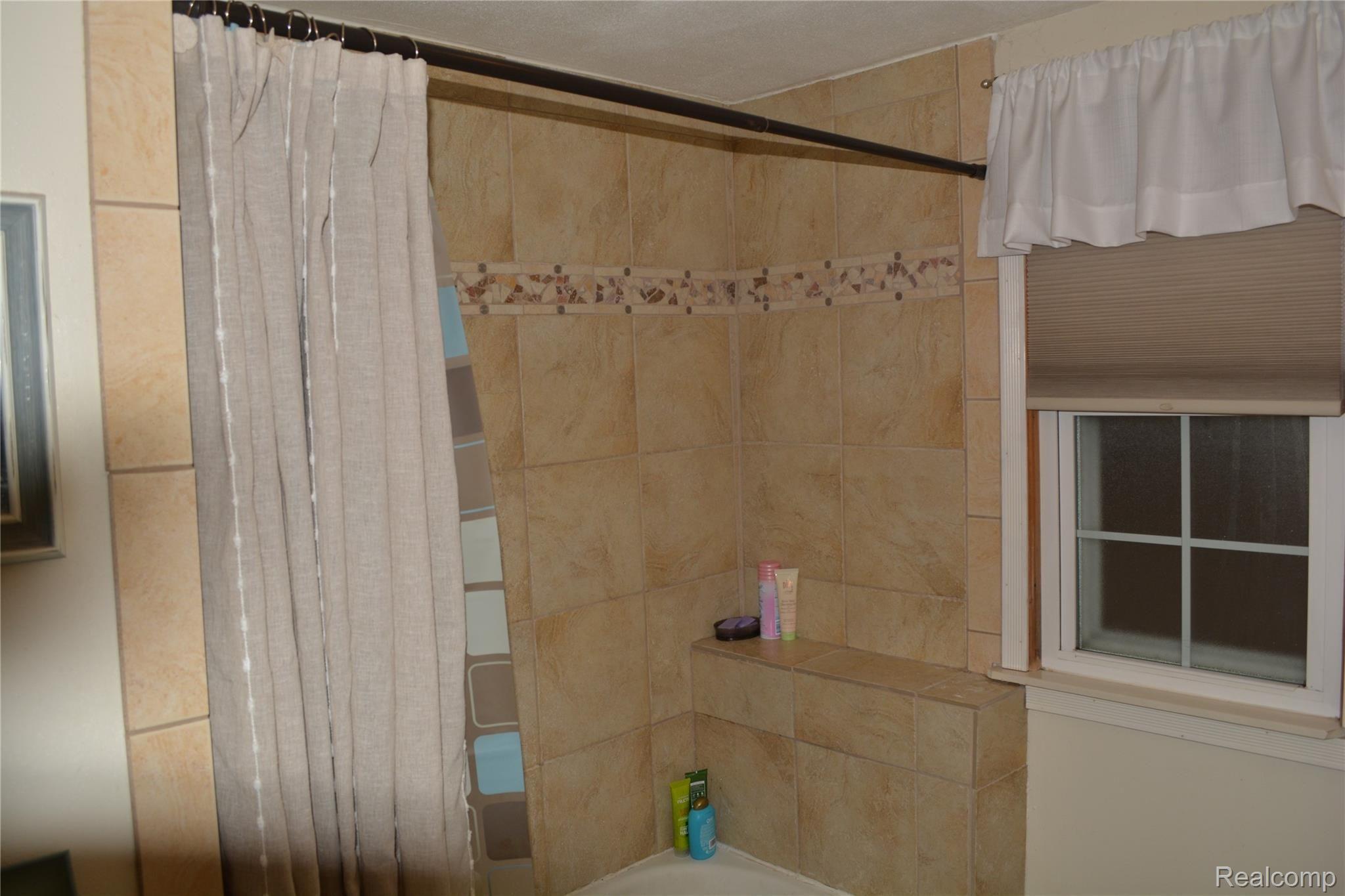 30367 Fort Road Rockwood, MI 48173 - Photo 31 of 35 30367 Fort St (31).JPG