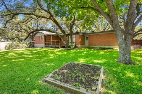 $395,000 | 1110 Hollybluff Street, Austin, TX 78753