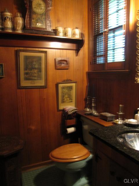 4255 Wellesley Road Bethlehem, PA 18017 - Photo 14 of 27 Powder room