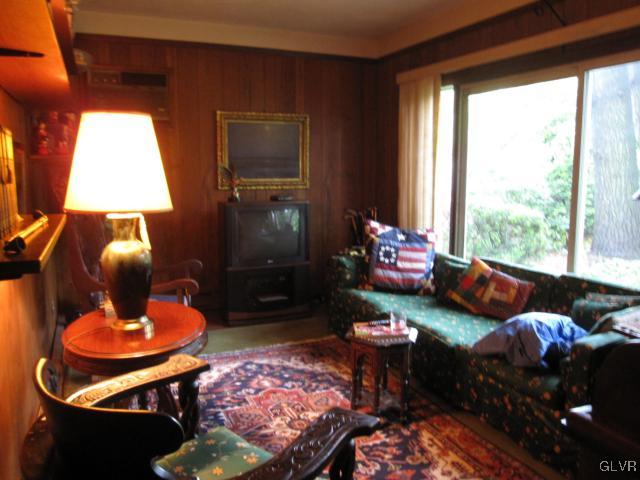 4255 Wellesley Road Bethlehem, PA 18017 - Photo 15 of 27 Den
