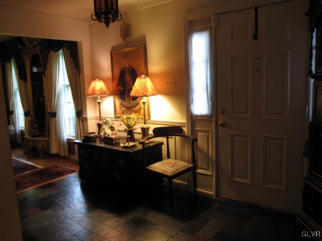 4255 Wellesley Road Bethlehem, PA 18017 - Photo 2 of 27 Foyer