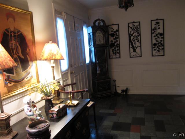 4255 Wellesley Road Bethlehem, PA 18017 - Photo 3 of 27 Foyer