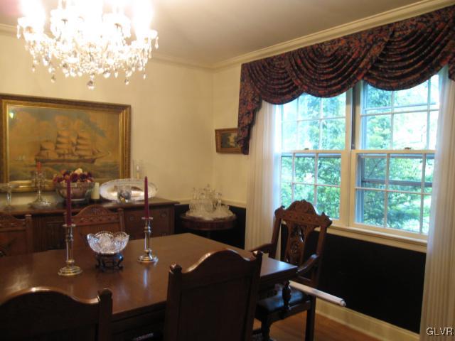 4255 Wellesley Road Bethlehem, PA 18017 - Photo 8 of 27 Dining room
