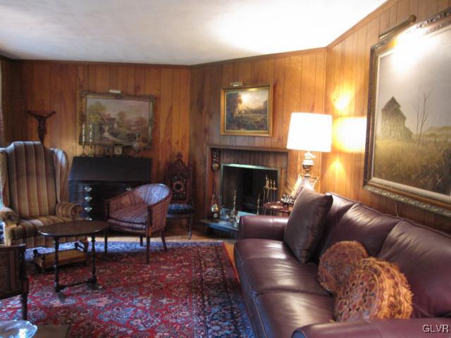4255 Wellesley Road Bethlehem, PA 18017 - Photo 9 of 27 Family room