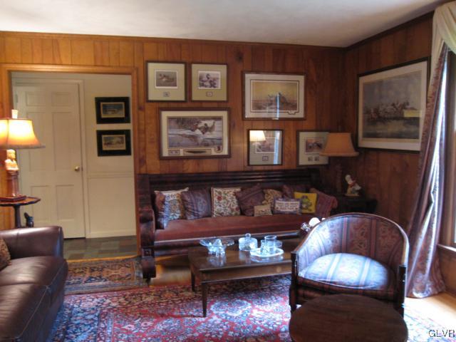 4255 Wellesley Road Bethlehem, PA 18017 - Photo 10 of 27 Family room