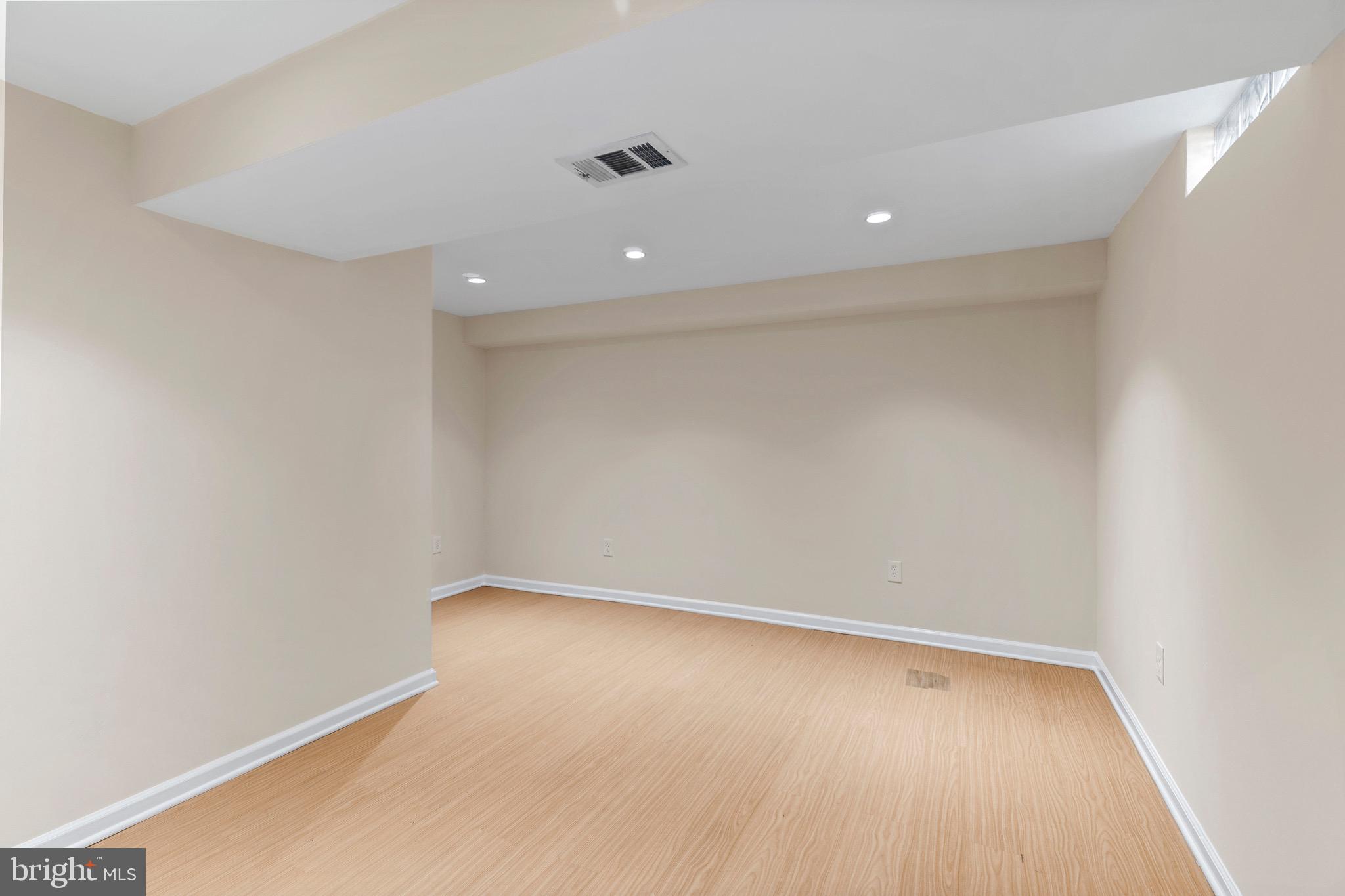 38 Deepspring Court Reisterstown, MD 21136 - Photo 15 of 17 a view of room