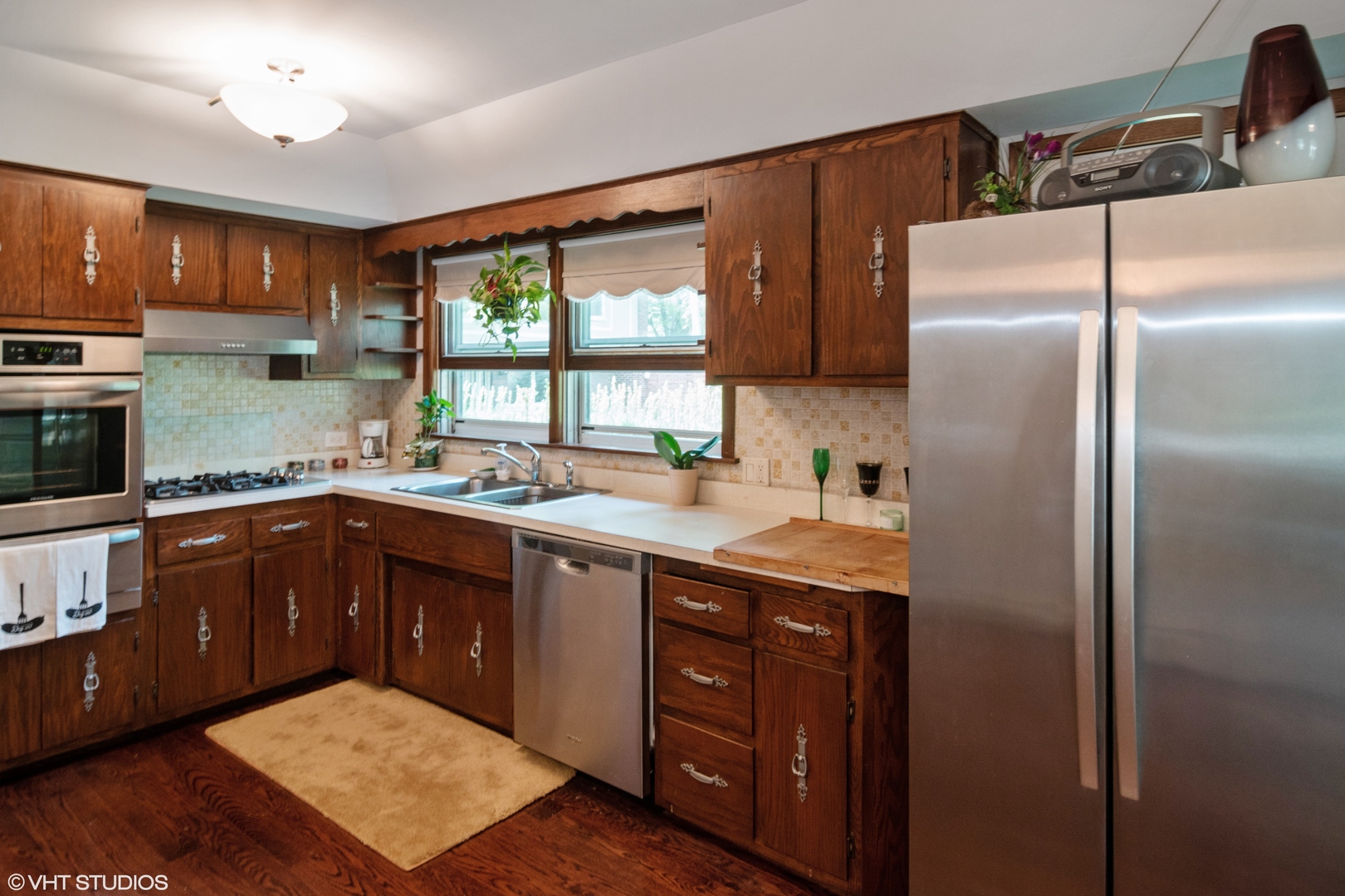 56 North Cowley Road Riverside, IL 60546 - Photo 4 of 14