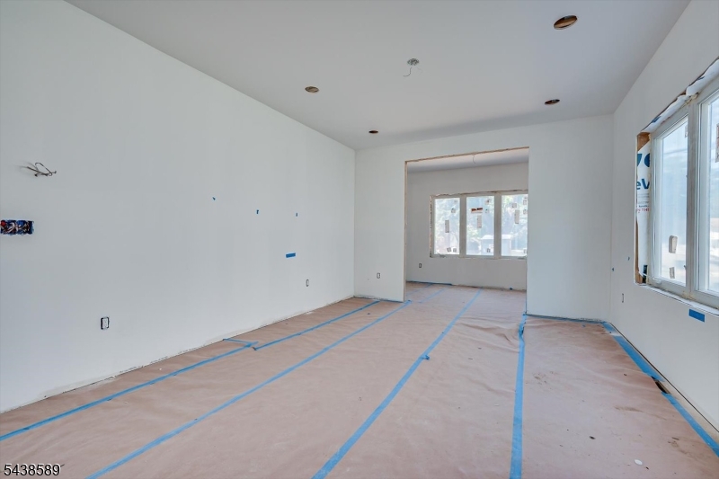 54 Nevsky Street Edison, NJ 08820 - Photo 13 of 47