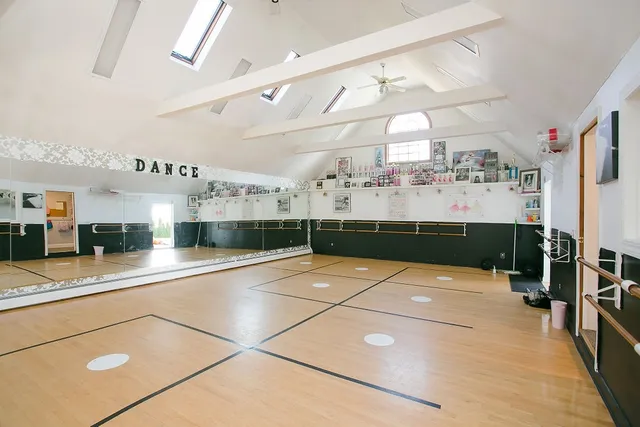 $4,500 | 1994 East Main Road, Portsmouth, RI 02871