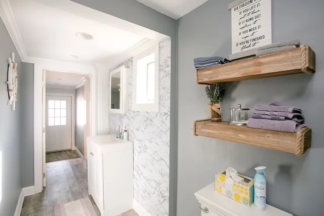 $4,500 | 1994 East Main Road, Portsmouth, RI 02871