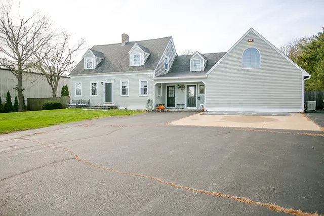 $4,500 | 1994 East Main Road, Portsmouth, RI 02871