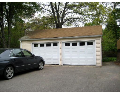 16 Woodruff Road Walpole, MA 02081 - Photo 3 of 16 Gallery Image 3