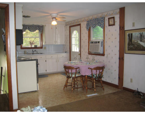 16 Woodruff Road Walpole, MA 02081 - Photo 5 of 16 Gallery Image 5