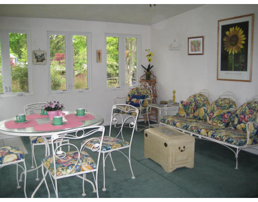16 Woodruff Road Walpole, MA 02081 - Photo 9 of 16 Gallery Image 9