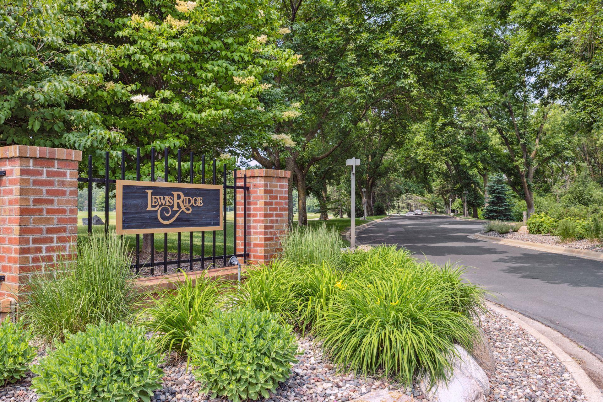 7238 Lewis Ridge Parkway Edina, MN 55439 - Photo 31 of 33