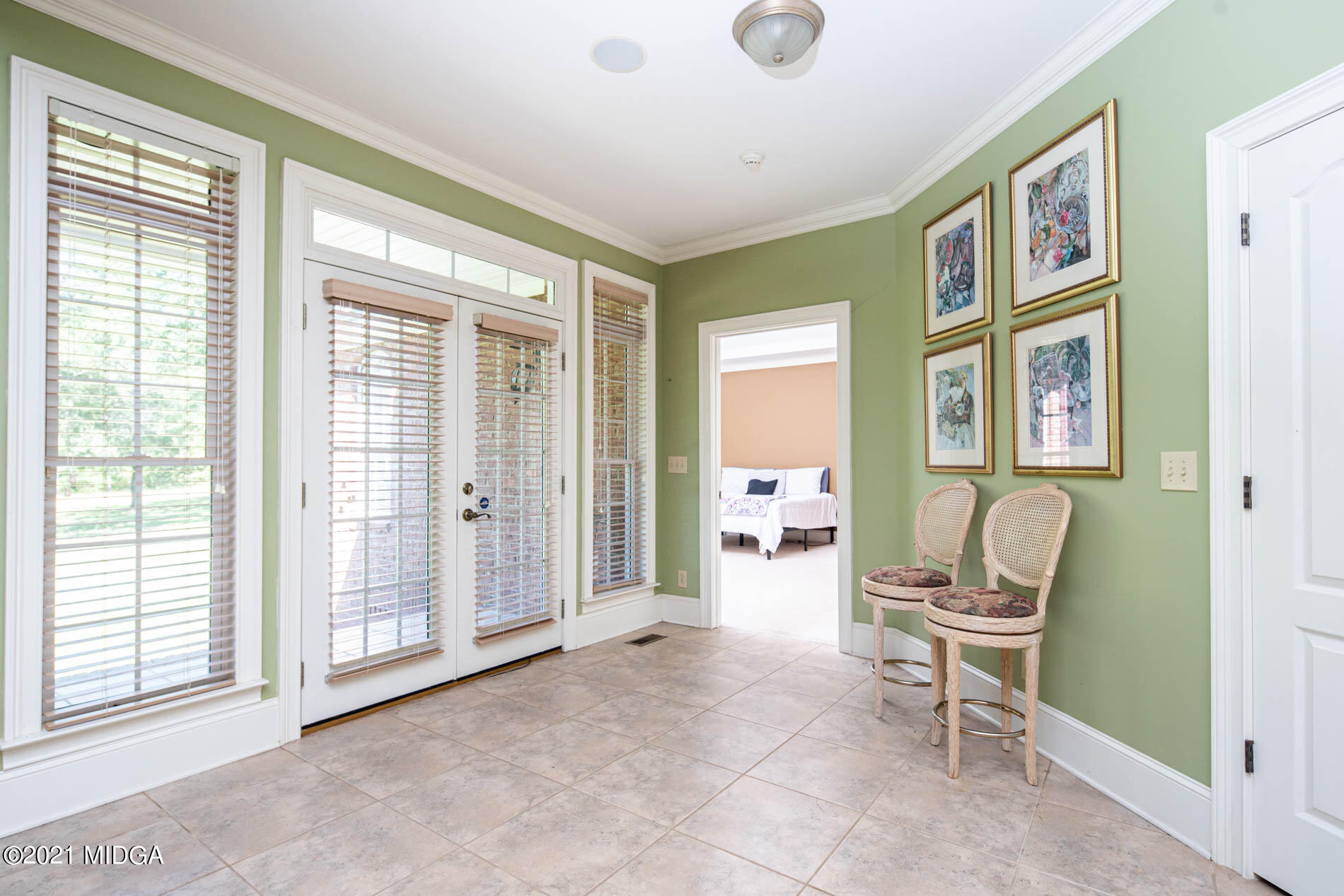 2138 Midway Road Lizella, GA 31052 - Photo 24 of 47 a living room with furniture and a window