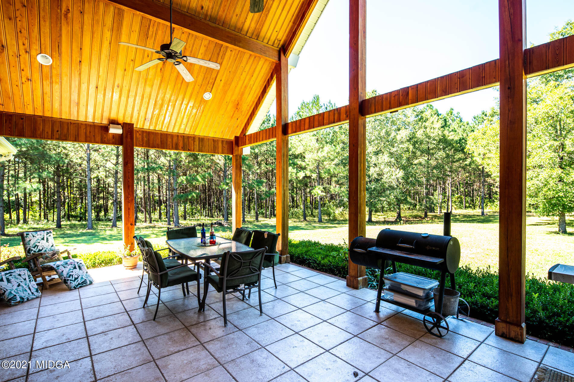 2138 Midway Road Lizella, GA 31052 - Photo 38 of 47 a outdoor space with a large tree