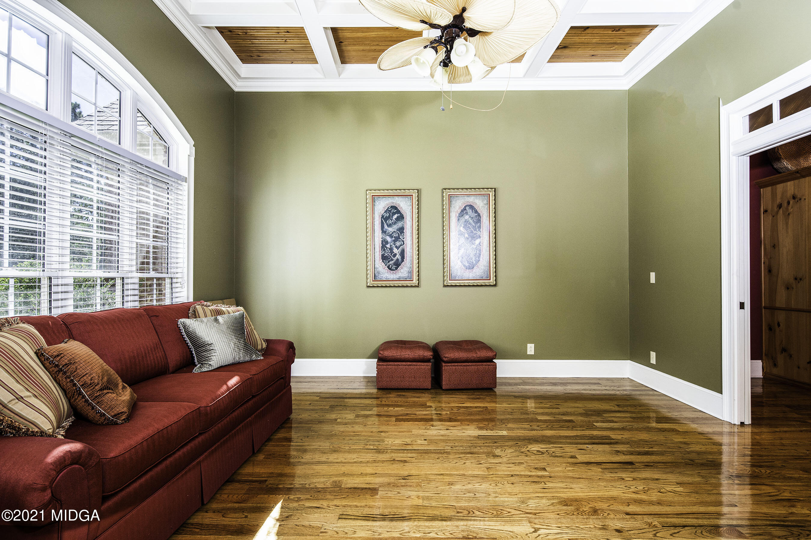 2138 Midway Road Lizella, GA 31052 - Photo 8 of 47 a living room with furniture