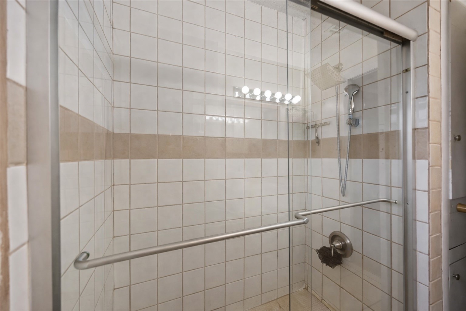 4501 Verdome Lane Houston, TX 77092 - Photo 14 of 27 a bathroom with a shower