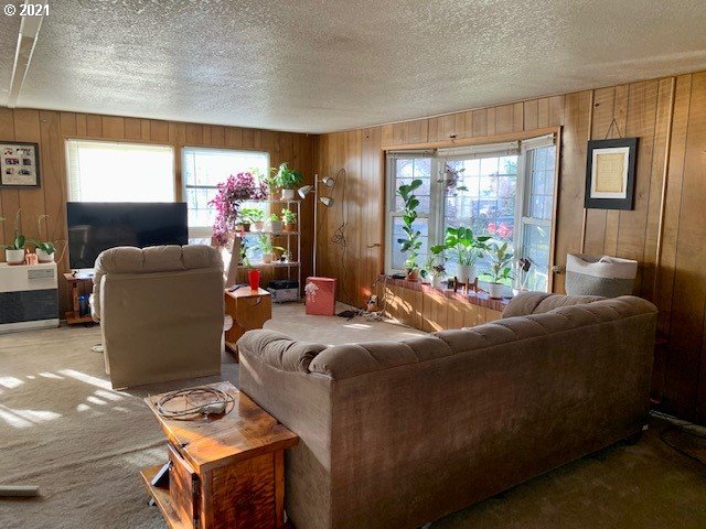 46488 Brahman Way Pendleton, OR 97801 - Photo 5 of 15 a living room with furniture and a large window