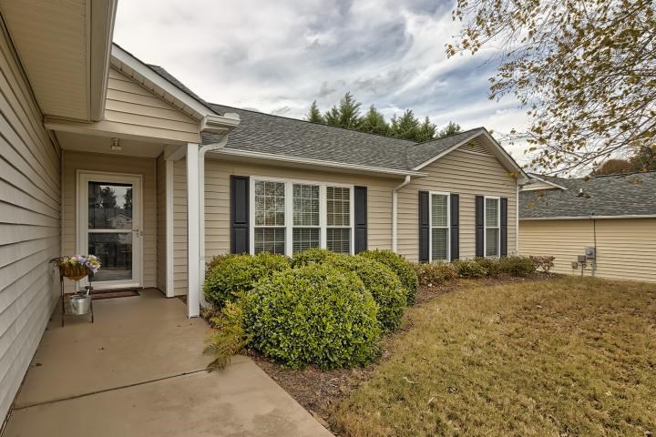 4 Stone Meadow Road Greenville, SC 29615 - Photo 4 of 32 Gallery Image 4