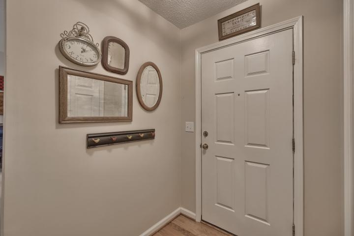 4 Stone Meadow Road Greenville, SC 29615 - Photo 5 of 32 Gallery Image 5