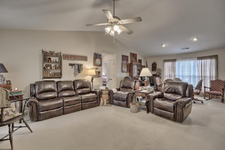 4 Stone Meadow Road Greenville, SC 29615 - Photo 8 of 32 Gallery Image 8